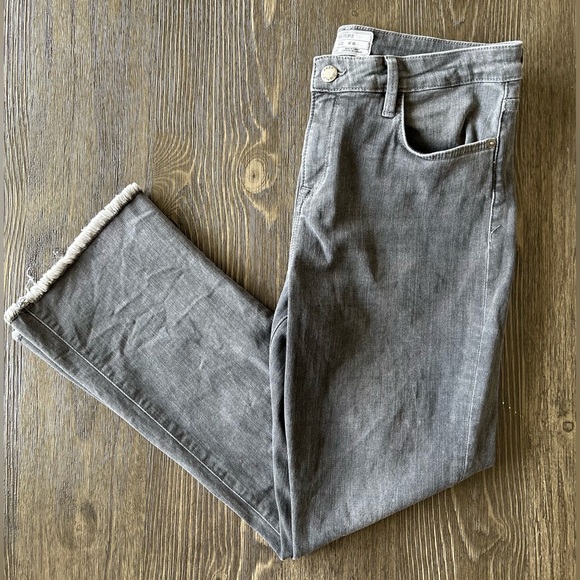 Free People Denim - Free People Size 10/30 High Rise Frayed Hem Gray Jeans!